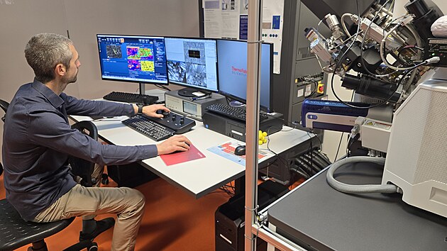 pikov technologie umon analyzovat vzorky v ultravysokm rozlien a pome zkoumat materily a na atomrn rovni.