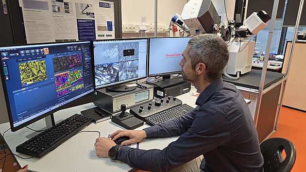 pikov technologie umon analyzovat vzorky v ultravysokm rozlien a pome zkoumat materily a na atomrn rovni.