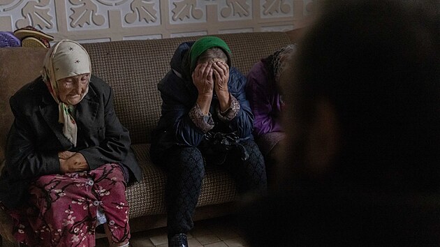 V Ukrajinci okupovan�m rusk�m m�st� Sud�a v Kursk� oblasti st�le z�st�v� ��st obyvatel, jejich p��buzn� pro n� cht�j� humanit�rn� koridor. (8. ��jna 2024)