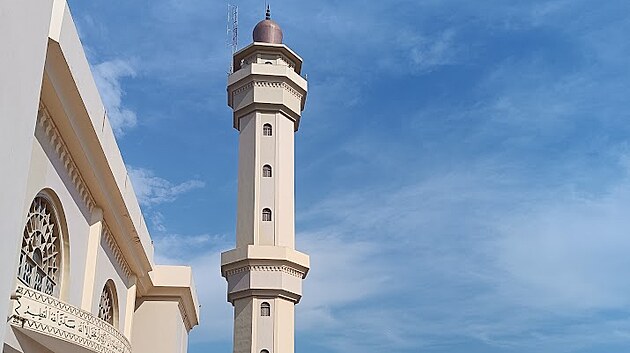 N�rodn� me�ita v ugandsk� Kampale. Ugandsk�m muslim�m ji sv�ho �asu nechal postavit libyjsk� dikt�tor Muammar Kadd�f�. (3. listopadu 2024)