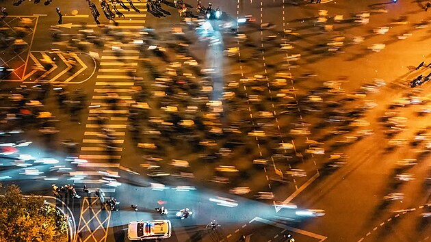 ��nsk� policie zas�hla proti no�n�m cyklist�m jezd�c�m si pro knedl��ky. (9. listopadu 2024)