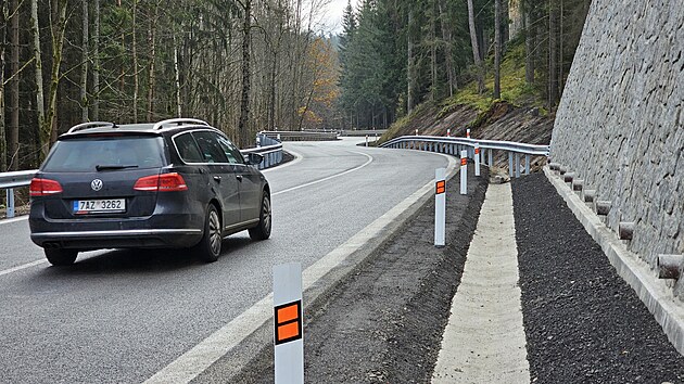 Po opakovan�ch odkladech je od soboty op�t pr�jezdn� silnice I/20 v be�ovsk�ch serpentin�ch na hlavn�m tahu mezi Karlov�mi Vary a Plzn�. (16. listopadu 2024)