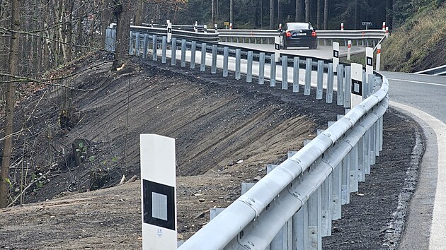 Po opakovan�ch odkladech je od soboty op�t pr�jezdn� silnice I/20 v be�ovsk�ch serpentin�ch na hlavn�m tahu mezi Karlov�mi Vary a Plzn�. (16. listopadu 2024)