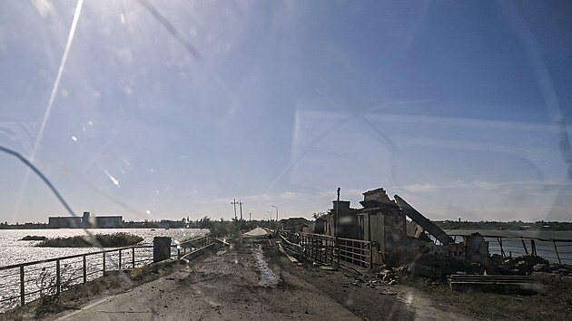 Hr�z Kurachovsk� p�ehrady po rusk�m ost�elov�n�. (16. z��� 2024)