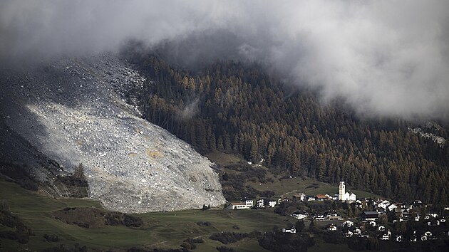 Poz�statek lo�sk�ho sesuvu u obce Brienz (12. listopadu 2024)