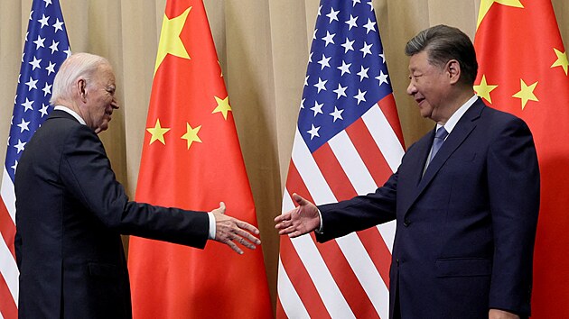 Americk prezident Joe Biden se seel se svm nskm protjkem Si in-pchingem na summitu APEC v perunsk metropoli Lim. (16. listopadu 2024)