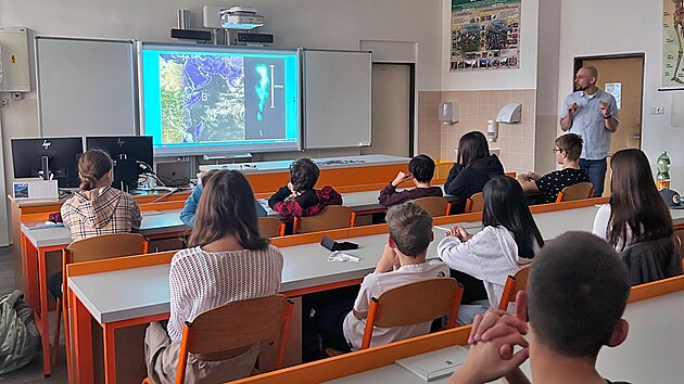 Tajemstv svtlkujcch organism piblil km karlovarsk Z Konen chemik Jan ugar.