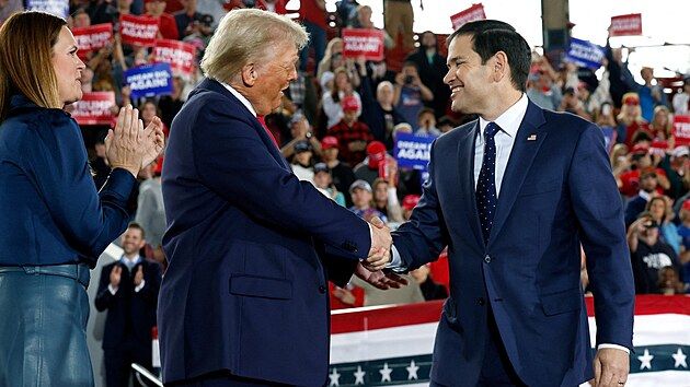 Donald Trump a Marco Rubio na m�tinku v Severn� Karol�n� (4. listopadu 2024)