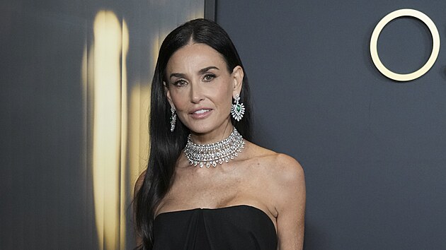 Demi Moore na Governors Awards v Los Angeles (17. listopadu 2024)