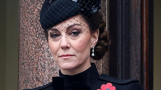 Princezna Kate b�hem uct�n� Dne v�le�n�ch veter�n� (10. listopadu 2024)