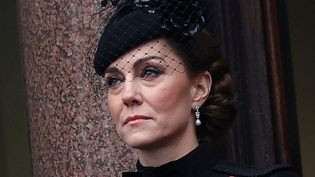 Princezna Kate b�hem uct�n� Dne v�le�n�ch veter�n� (10. listopadu 2024)