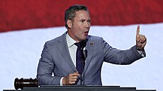Republikánský kongresman Michael Waltz na stranickém sjezdu v Milwaukee (15....