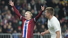 Norský úto�ník Erling Haaland slaví gól na h�i�ti Slovinska.