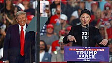 Elon Musk (vpravo) podpo�il Donalda Trumpa v prezidentské kampani.
