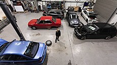 Deset hodin denn, est dní v týdnu. Na nedostatek práce si rozhodn Marijke...