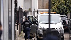 Francouzská policie ve m�st� Villeneuve-Saint-Georges na jihovýchodním...
