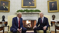 Prezident Joe Biden se setkává s nově zvoleným prezidentem Donaldem Trumpem v...