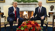 Prezident Joe Biden se setkává s nově zvoleným prezidentem Donaldem Trumpem v...