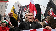 Desetitisíce lidí se ve Var�av� zú�astnily tradi�ního pochodu krajní pravice...