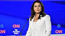 Tulsi Gabbardová pi prezidentské debat demokratických kandidát (15. íjna...