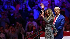 Melania Trumpová a Donald Trump na mítinku v New Yorku (27. �íjna 2024)