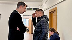 Josef Pelc (vpravo) na chodb� Krajského soudu v Ústí nad Labem (11. listopadu...