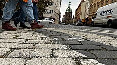 Technická správa komunikací hlavního m�sta protiskluzovou barvu u� d�íve...