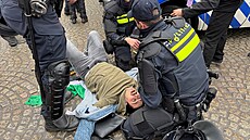 Nizozemská policie v Amsterdamu rozehnala propalestinskou demonstraci, které se...