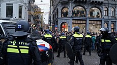 Nizozemská policie v Amsterdamu rozehnala propalestinskou demonstraci, které se...