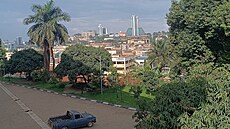 Výhled z Národní me�ity v ugandské Kampale. Ugandským muslim�m ji svého �asu...