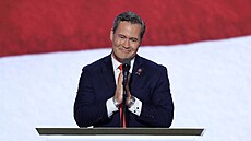 Republikán Michael Waltz �e�ní b�hem t�etího dne republikánského národního...