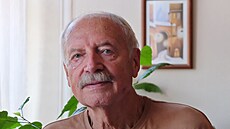 Zp�vák a v�d�í duch skupiny Scarabeus m�l k hudb� blízko odmali�ka. �V rodin�...