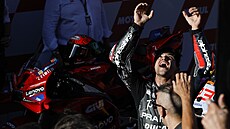 Jorge Martín slaví titul mistra svta v MotoGP.
