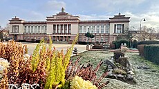 Památkov chránná budova Domu kultury Ostrov.