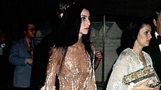 Podobné od�vy nebyly v roce 1974 na Met Gala p�ípustné. Cher se v�ak rozhodla...