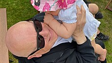 Ji�í Korn s vnu�kou Isabelou