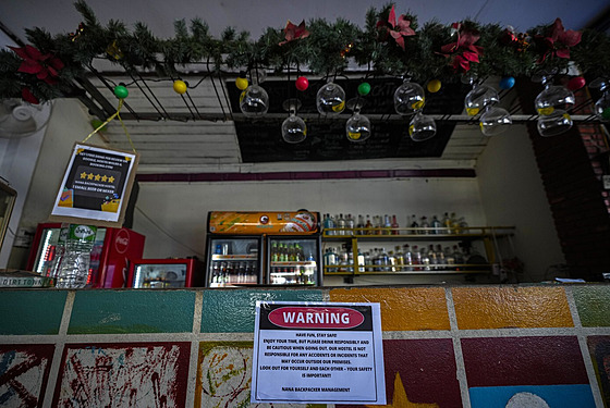 Bar hostelu Nana Backpack v laoském Vang Viengu (19. listopadu 2024)