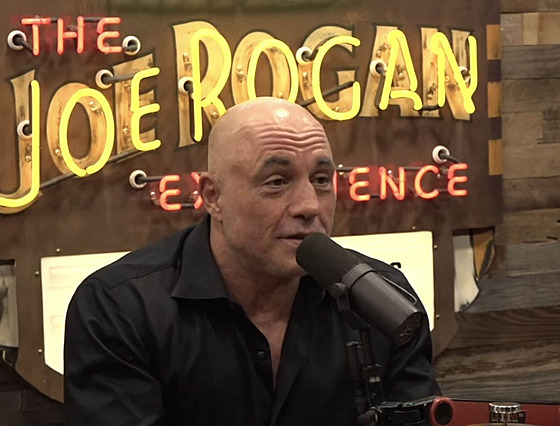 Nejsledovan�j�í americký podcaster Joe Rogan v rozhovoru s republikánským...