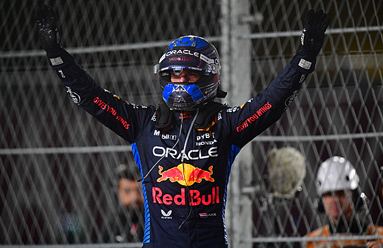 Max Verstappen slaví �tvrtý mistrovský titul ve formuli 1.