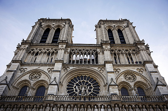 Opravená pa�í�ská katedrála Notre-Dame se odhaluje sv�tu. Po p�ti letech...