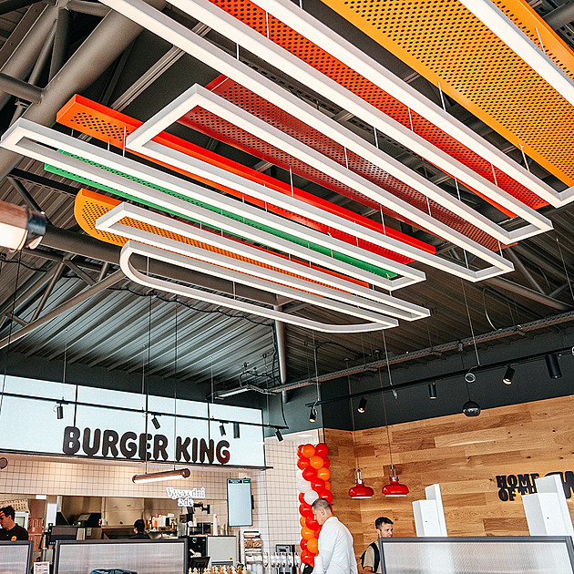 Nová poboka Burger Kingu se nachází na zaátku dálnice D2 u Avion Shopping...