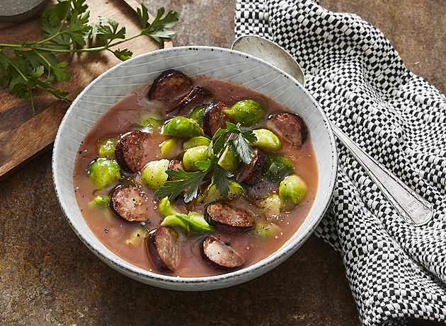 Kapustičkový buřtguláš