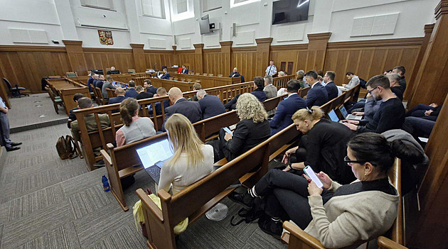 Pezkumné jednání ve vci úpadku hut Liberty na Krajském soudu v Ostrav (28....