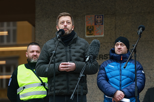 Odolnost státu závisí na těch, kteří slouží v bezpečnostních složkách. Mizerně zaplacená policie je k ničemu