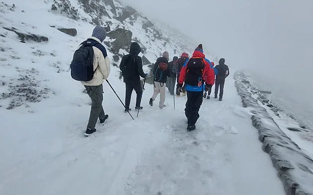 Horská sluba o víkendu zachraovala na Snce skupinku turist. Nkteí mli...