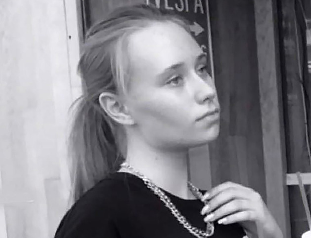 Putinova údajná dcera odsoudila svého otce, tvrdil portál. Článek pak stáhl