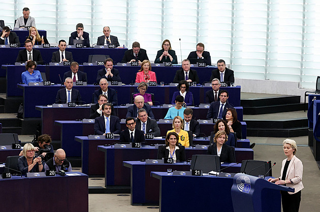 Také EU zkoumá financování nevládek. Ale „zařezávat“ je po trumpovsku nebude, vsaďte se