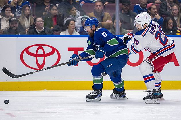 Nosek s Hronkem brali v NHL po asistenci, na výhru ovšem nedosáhli
