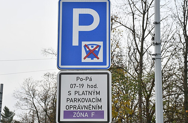 Od 2. prosince budou muset �idi�i v Plzni nov� platit za parkování v Borské...