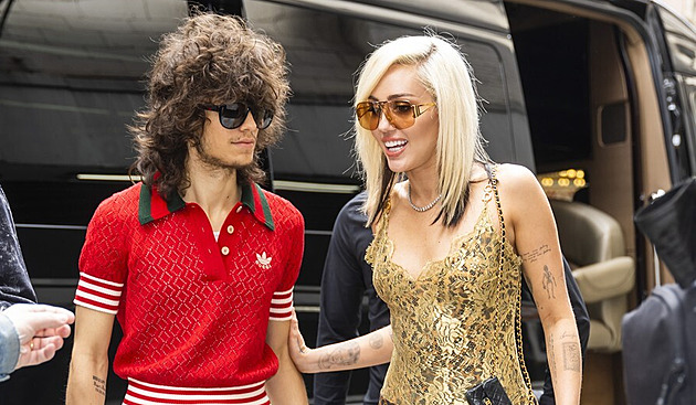 Chráním si, co sdílím, říká Cyrusová o utajení vztahu s mladším hudebníkem